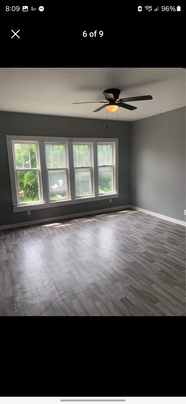 Foto del edificio - 2526 W Grant St