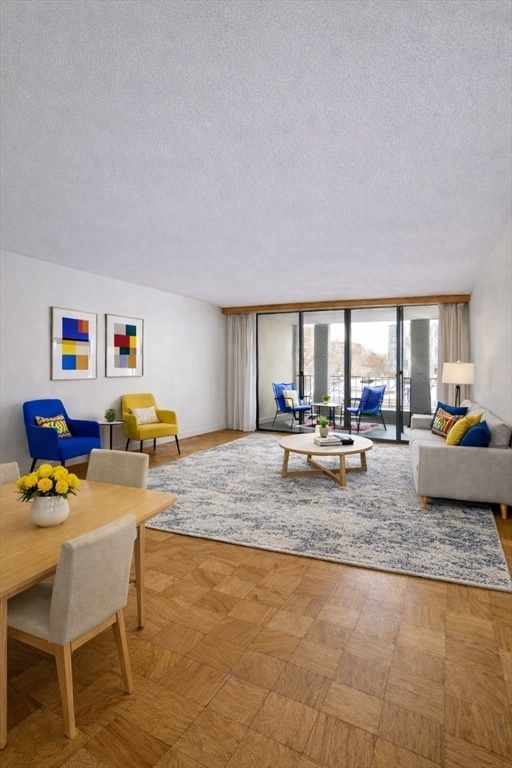 Building Photo - 77 Pond Ave