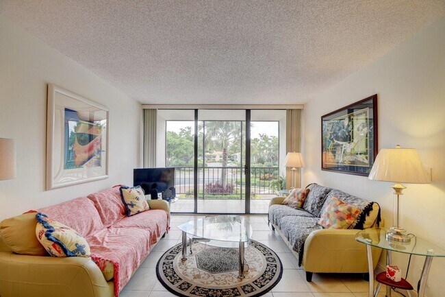 Building Photo - 6895 Willow Wood Dr