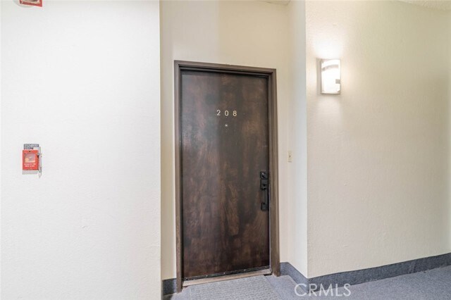 Building Photo - 1305 N Columbus Ave