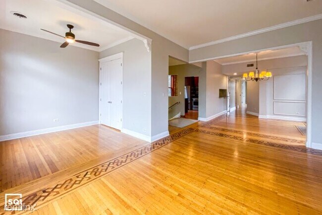 Foto del edificio - 2523 N Burling St