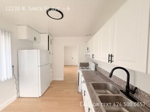 Building Photo - 12230 N Santa Fe Ave