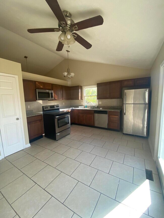 Foto del edificio - 1225 Rockbridge Rd