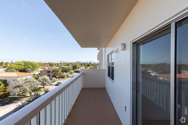 Building Photo - Gables Corinthian Plaza