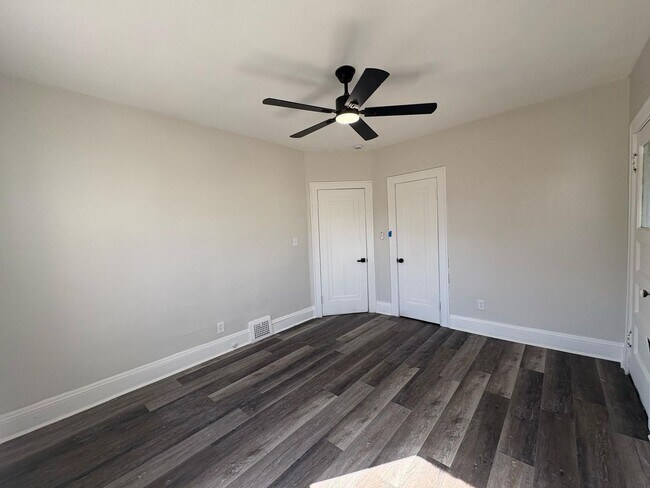 Foto del edificio - 3755 E 154th St