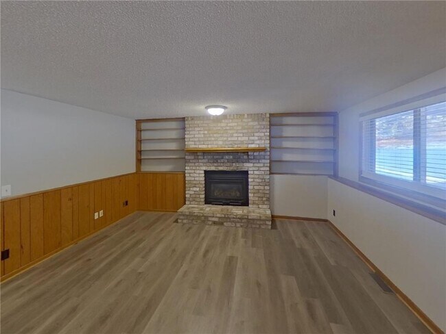 Foto del edificio - 4350 Thornhill Ln