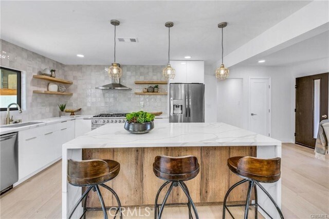 Building Photo - 335 University Dr