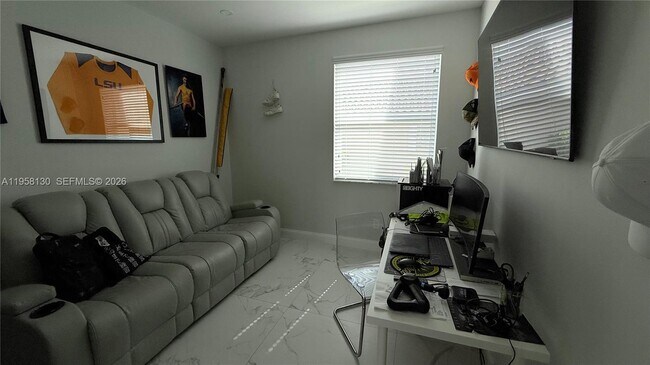 Foto del edificio - 212 SW 179th Ave