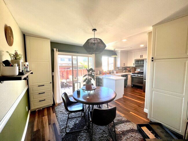 Building Photo - 3673 Carrigan Common