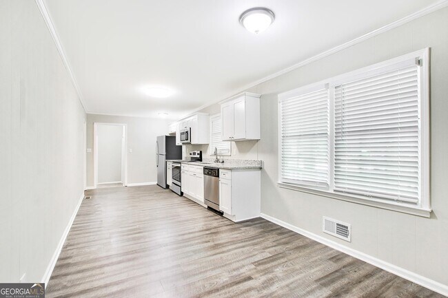 Building Photo - 4329 Parkview Dr
