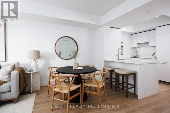 Building Photo - 36-836 Brentcliffe Rd