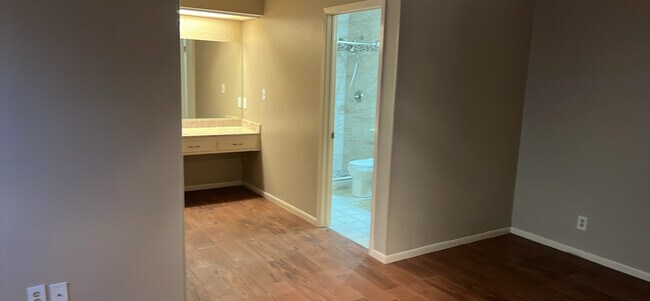 Building Photo - 109 Laguna Dr