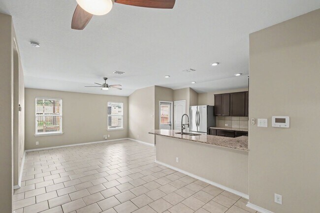 Building Photo - Spacious 3BR w/ Cabana, Storage Shed & Open Living Area in San Antonio