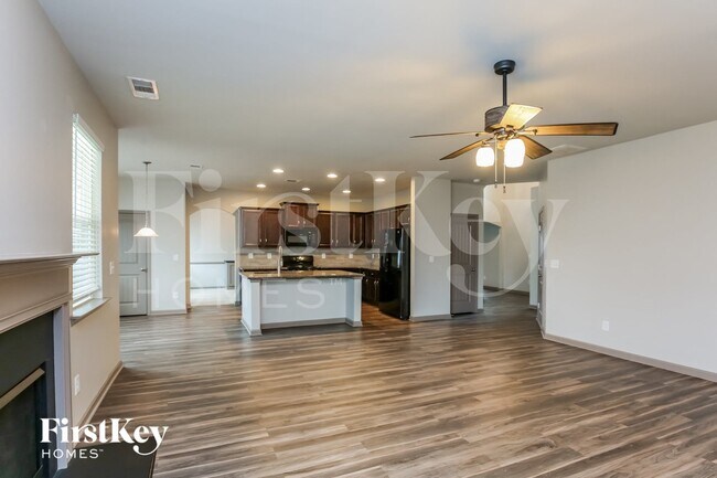 Foto del edificio - 270 Freedom Pkwy