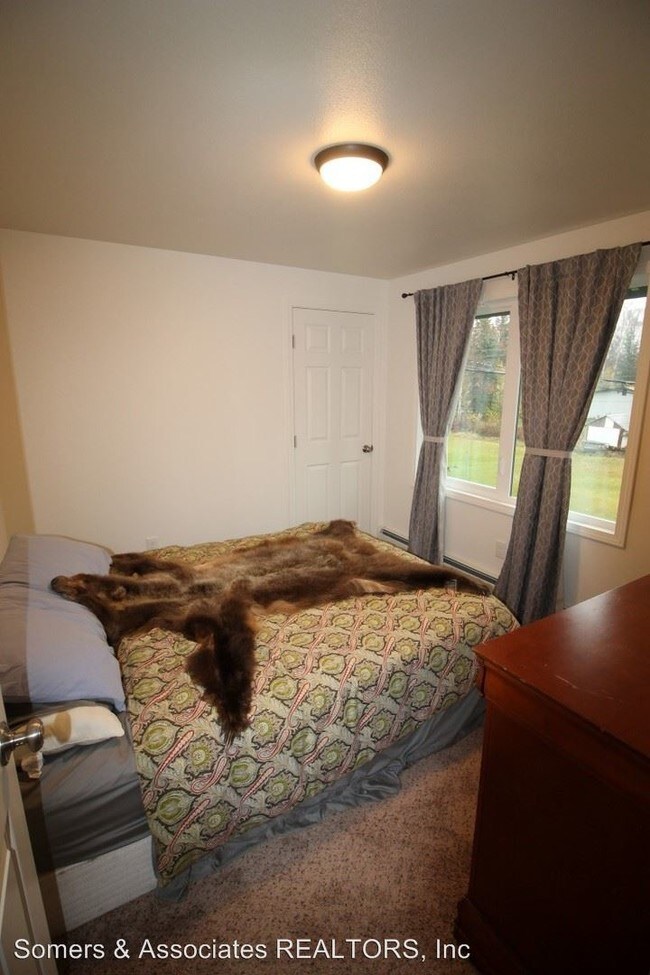 Foto del edificio - 4085-4085 Iris Ln