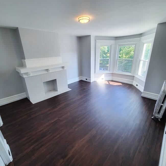 Building Photo - 1242 S 51st St