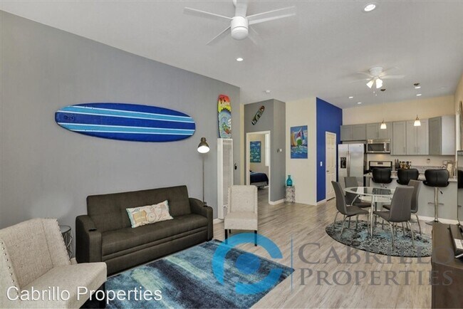 Foto del edificio - 2 br, 1 bath House - 4669 Winona Ave
