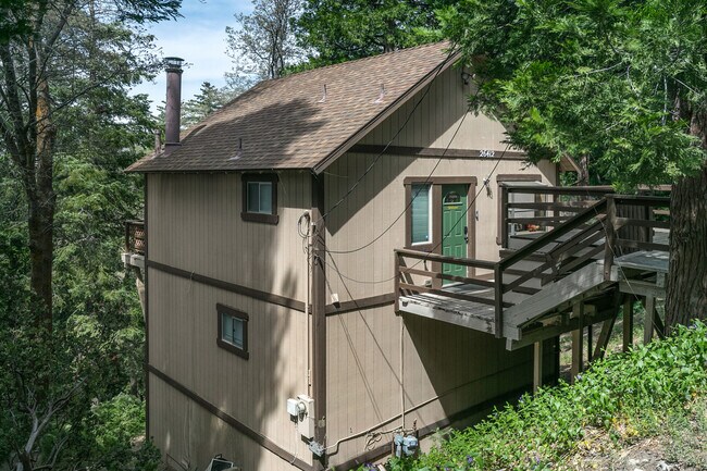 Building Photo - 26412 Lake Forest Dr