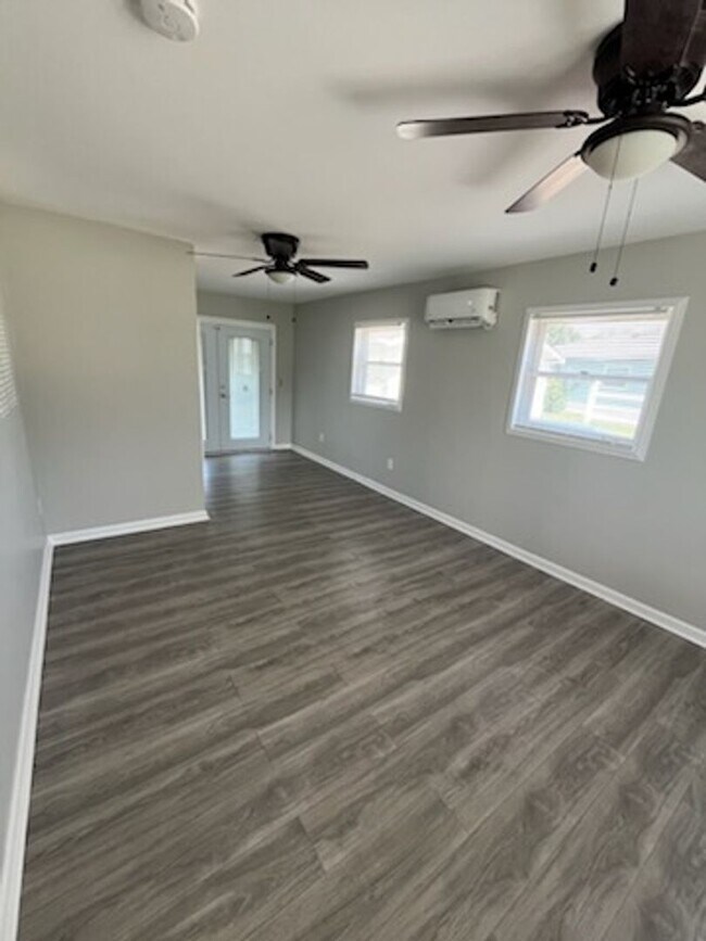 Building Photo - 3BR/1BA House- Coming Soon!