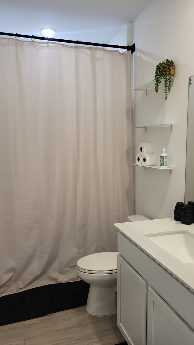 Foto del edificio - 6827 Dutch Iris Dr