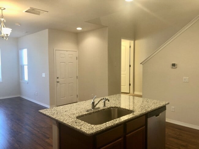Building Photo - BEAUTIFUL 3-BEDROOM TOWNHOME IN AWARD-WINNING WOLF RANCH - Security Deposit Waiver Available