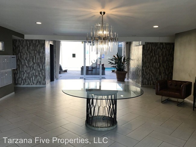 Building Photo - 6170 Reseda Blvd