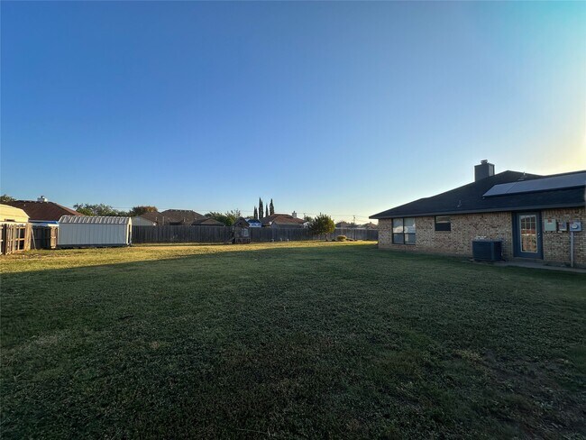 Foto del edificio - 2701 Littlepine Dr