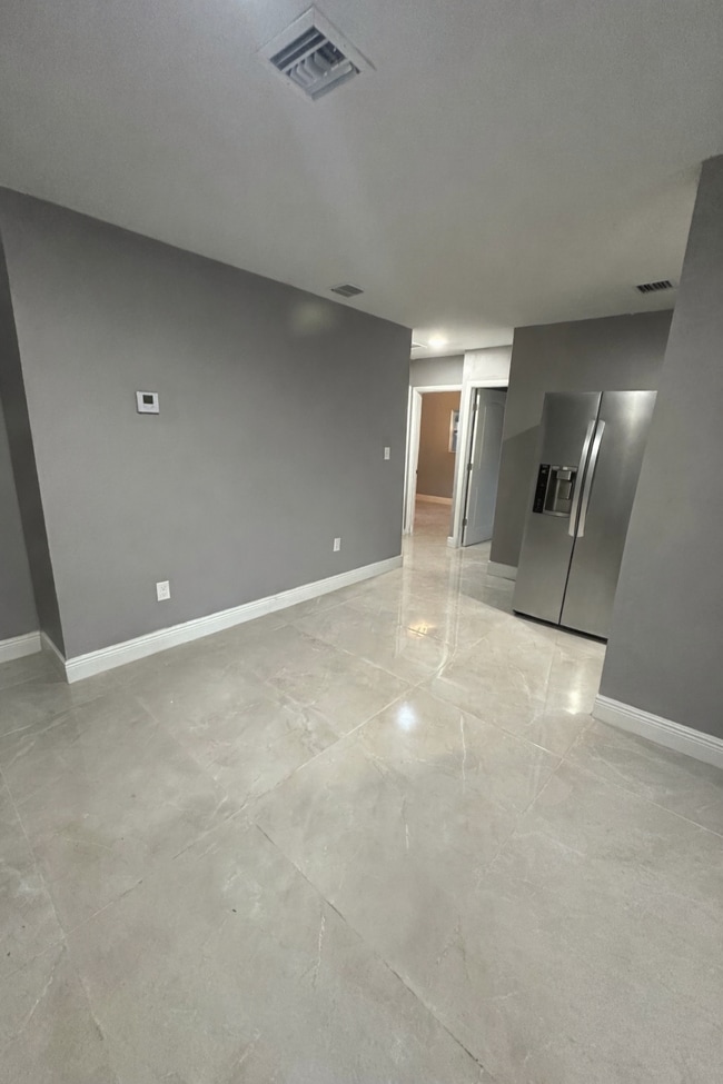 Foto del edificio - 759 NW 69th St