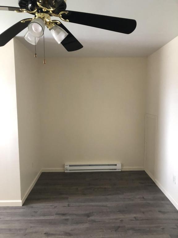 Foto del edificio - 386 E Market St