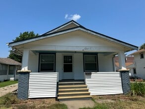 Building Photo - 607 E Kansas Ave