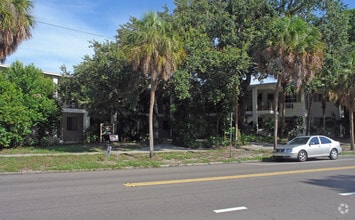 Building Photo - Southern Oaks