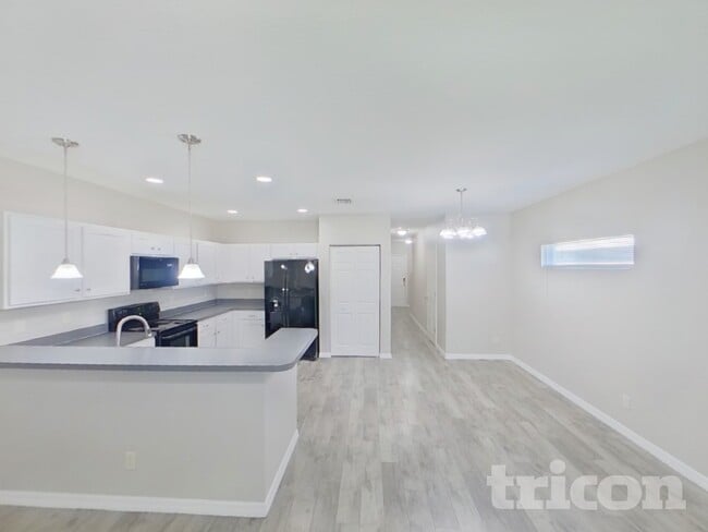 Building Photo - 4125 11th St E