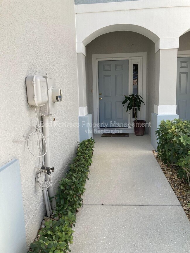 Building Photo - 8271 Village Edge Cir