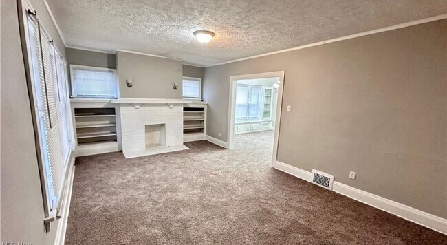 Foto del edificio - 3273 E 126th St