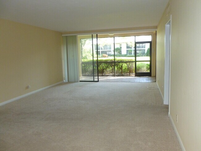 Building Photo - 6 Concourse Dr