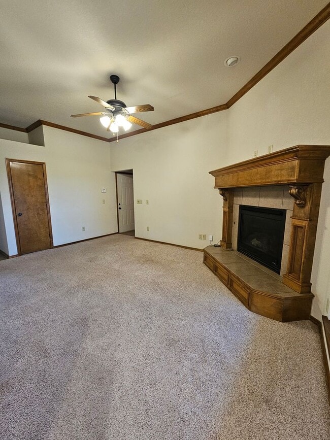 Building Photo - 3 (Bed)/(2) Bath + Office in Royal Oaks. N...