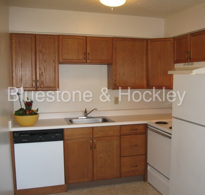 Primary Photo - Spacious 2 bed in SE!!