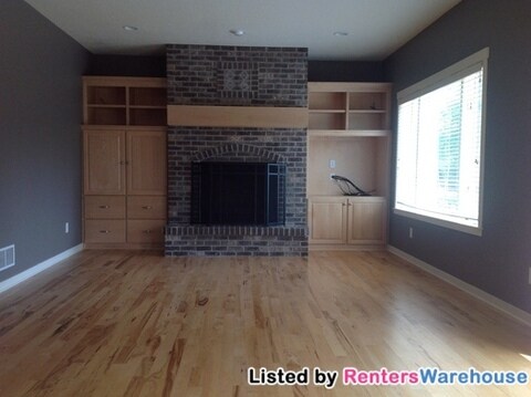 Building Photo - 109 Primrose Ln