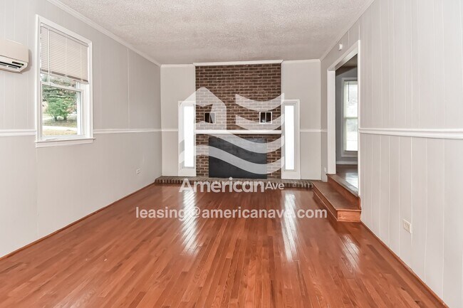 Foto del edificio - 1505 Coolbrook Dr
