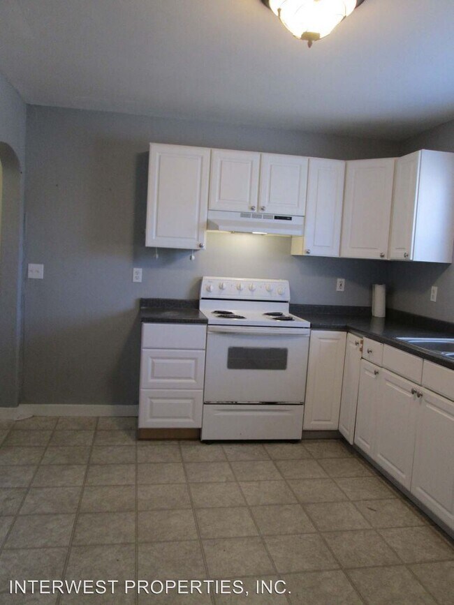 Building Photo - 3 br, 1 bath House - 3044 SE 122ND AVE
