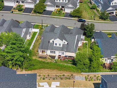 Foto del edificio - 48 Lori Jean Pl