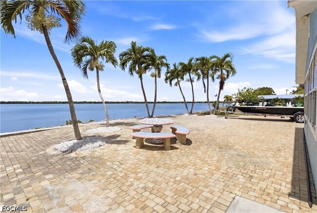 Foto del edificio - 2669 Coco Plum Dr