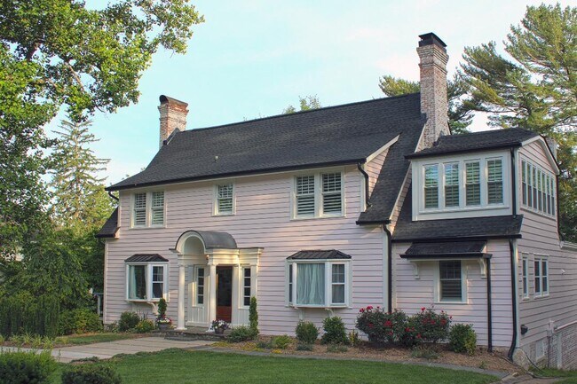 Foto del edificio - 55 Edgemont Rd