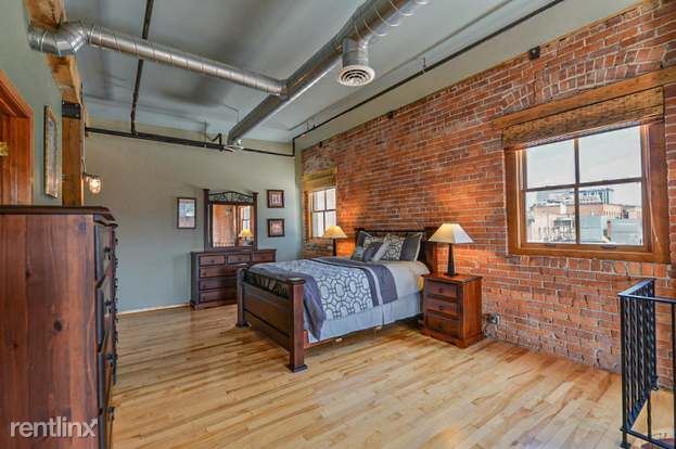 Foto del edificio - 1221 W Railroad Alley