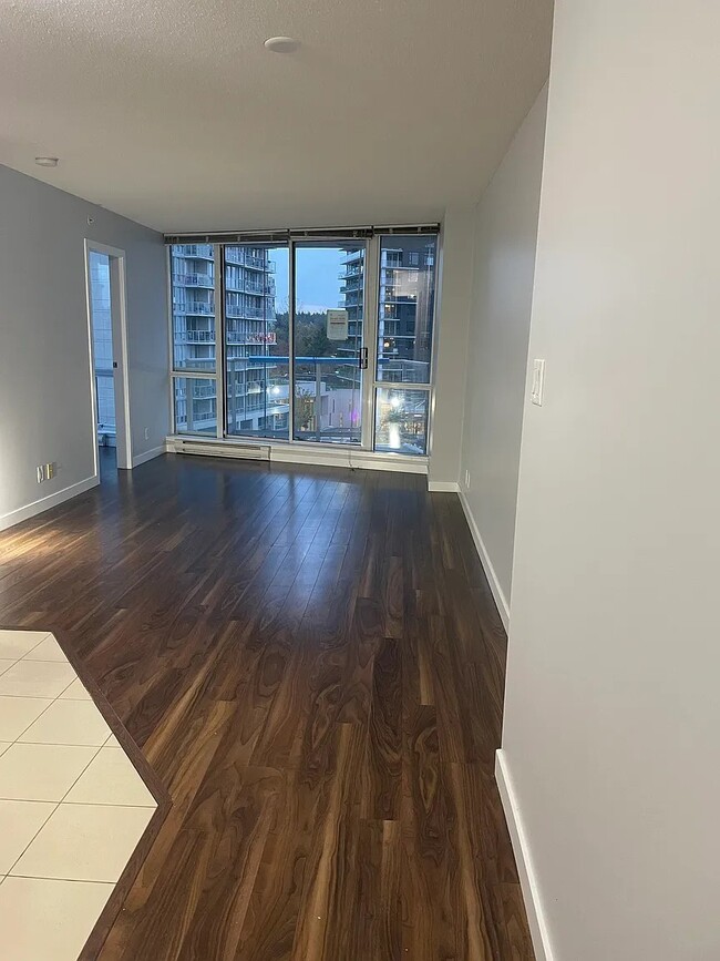 Building Photo - 13618 100 Av