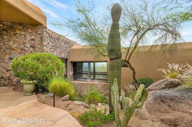Foto del edificio - 3 br, 4.5 bath House - 5810 E Cholla Lane