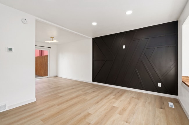 Building Photo - 1618 Banyan Dr
