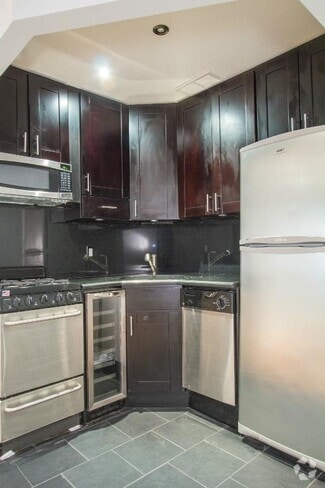 Building Photo - 145 E 26th St