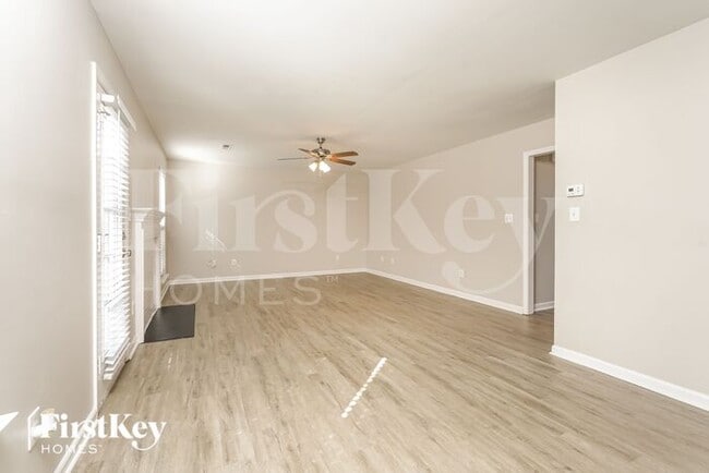 Foto del edificio - 1050 Spruce Garden Dr