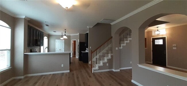 Building Photo - 9009 Mountain Mist Ln